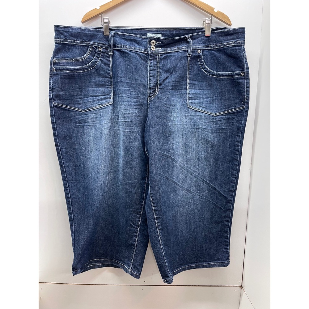 Cato Woman Blue Denim Capri Jeans Plus Size 22W Stretch Dark Wash Embroidered